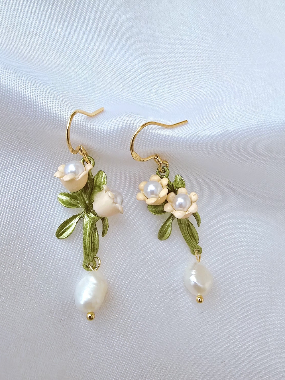 925 Silver Dangle, Delicate Pearl & Green Leaf Floral Drop Earrings - Cream - Picture 4 of 5
